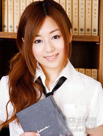 侧卷发最女神范 2014春夏流行新宠