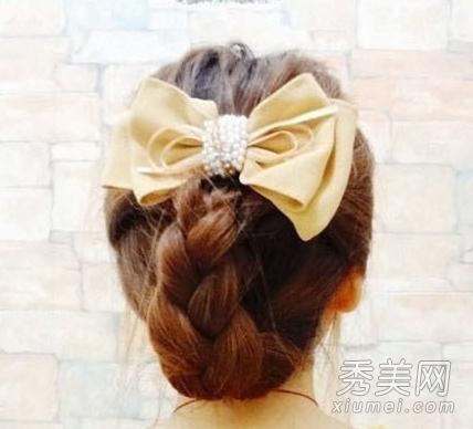早春甜美約會編發 簡單DIY變身淑女