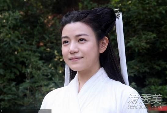 造型师都跟刘海有仇？唐嫣赵丽颖全都被坑过 明星雷人造型