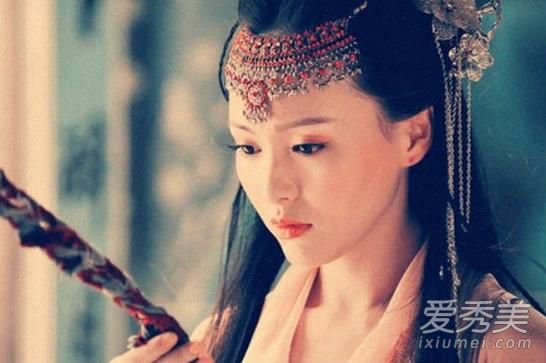 造型师都跟刘海有仇？唐嫣赵丽颖全都被坑过 明星雷人造型