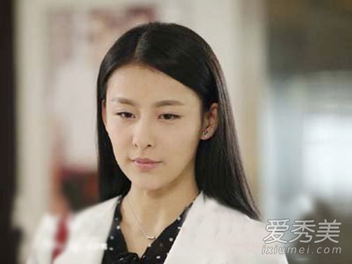 《妻子的谎言》贾青 清纯发型成新收视女王