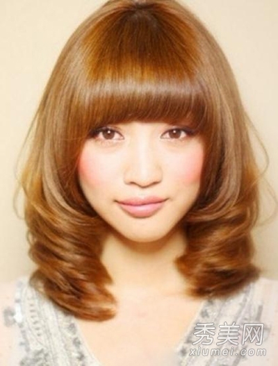 人气棕色系染发梨花头 显白显嫩有技巧