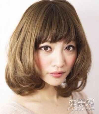 人气棕色系染发梨花头 显白显嫩有技巧