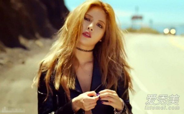 韩国明星示范 时髦金发让少女变女王 染什么颜色头发好看