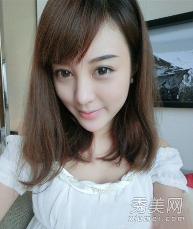 女生清爽齐肩发发型 中长发俏皮减龄