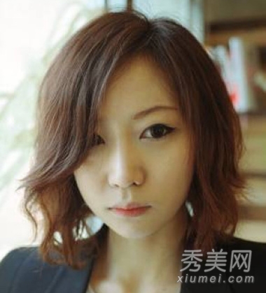 韩式烫发发型流行趋势 修颜短卷发发型