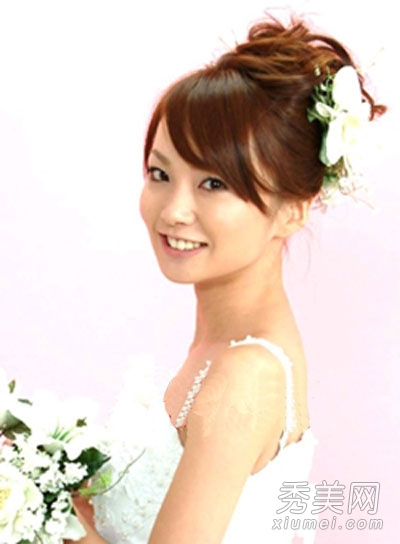 甜美可爱风 日系新娘发型为婚礼加分