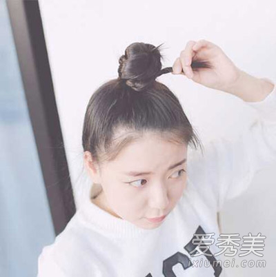 丸子头扎法图解 3分钟变韩范美妞