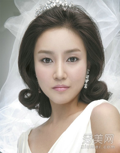 短发新娘也俏丽 韩式新娘发型轻松变美