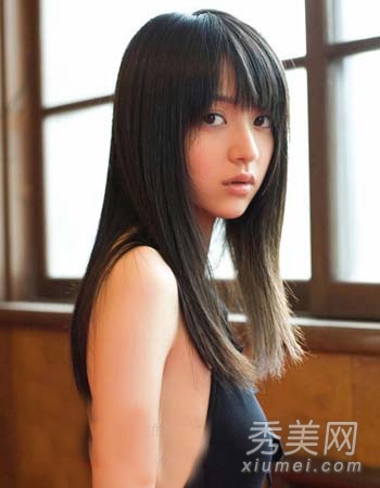 流行韩式中长发图片 直发清新更减龄