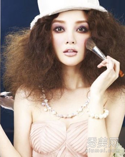 孙俪杨幂章子怡 女星爆炸头总有一款雷到你