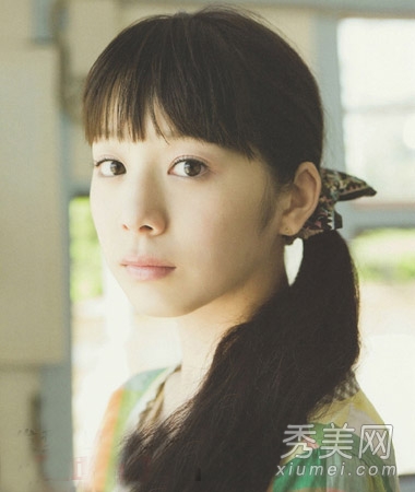 气质百搭马尾辫扎法 春夏清爽最减龄