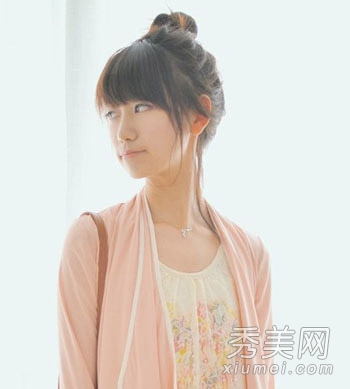 矮个女生显高秘籍 发型与服装搭配时尚流行