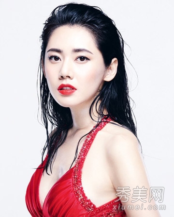 魅力女星秋瓷炫 百变发型迷倒中国男友