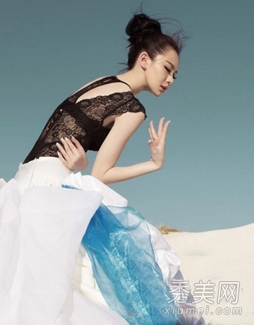 明星丸子头发型PK 唐嫣杨幂不敌赵丽颖激萌