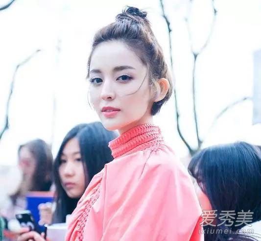 整容不如整发型 拨开刘海的娜扎帅又美！ 古力娜扎最新发型