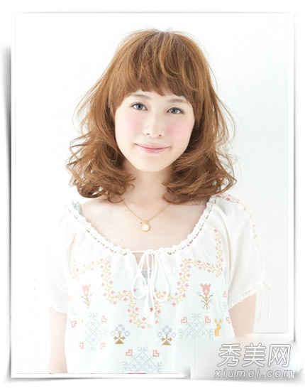 2014春夏女生发型 16款短卷发最流行