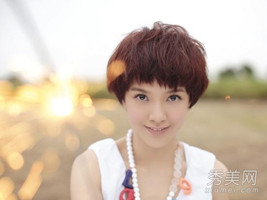 都说短发没人爱 学女神长发马上有对象