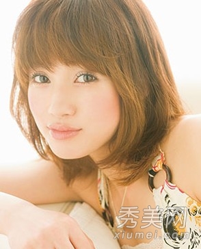 秋季最新日系发型图片 短发也能淑女和温柔