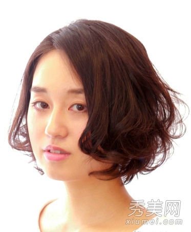 2013流行女生短發 甜美女生優雅蛻變