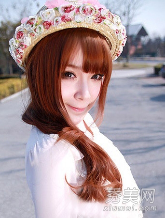 2014新款长卷发发型图片 长发妹子仙气十足