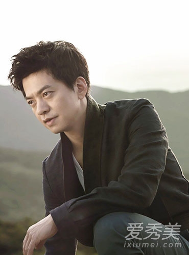 《我是歌手3》李健发型 文艺男最爱斜刘海