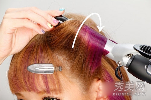 一分钟学发型 DIY可爱韩式猫耳朵扎发