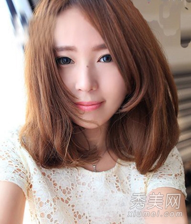8款中分女生发型 大脸成功蜕变巴掌脸