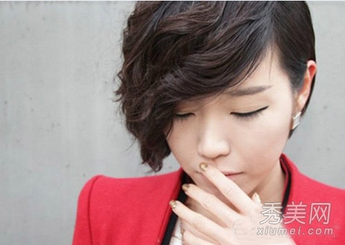 潮流女生短发发型 个性甜美活力翻倍