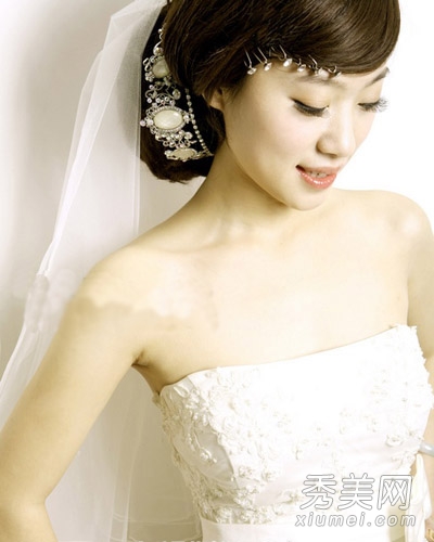 简约浪漫新娘发型 做十月最美新娘