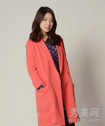冬季女生气质中分 服饰巧搭变身韩范美妞