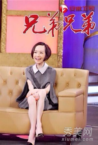 鲁豫新发型原来是假发 经典波波头还在