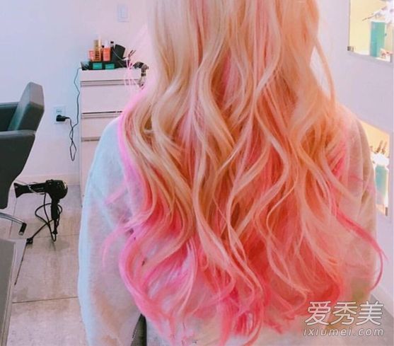 春季流行发色之命定粉 透亮显白仙气十足！ 粉红色头发怎么染