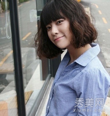 2014流行女生发型 蓬松卷发营造甜美浪漫感