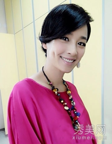 《男媒婆》热播 张庭中长发复出演绎轻熟女
