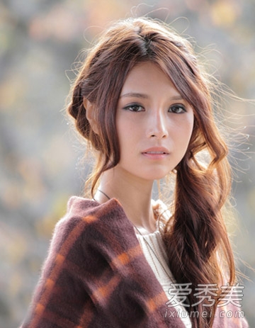 2015最新流行发型 微卷长发女生最爱
