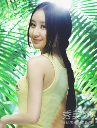 春季好看长直发发型图片 自然系唯美动人