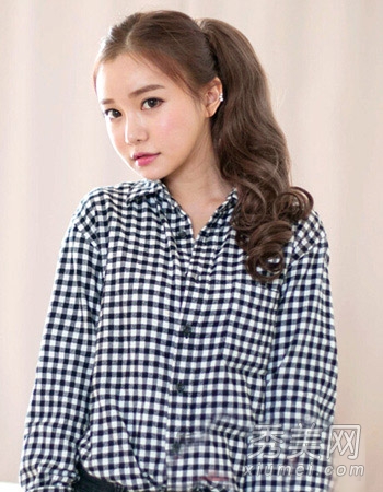 韩国女生扎发发型 纯美减龄时尚范