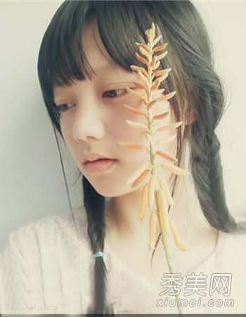 萌妹似赵薇何炅合体走红 扎双马尾好清纯