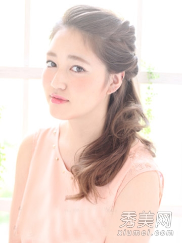中长发怎么扎 9款夏季清凉扎发推荐
