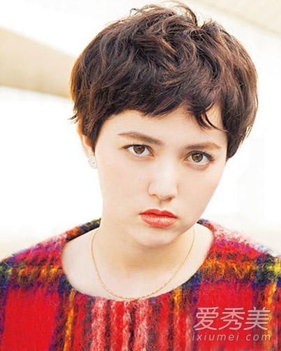 时尚流行看这里！15款短发诠释女生个性