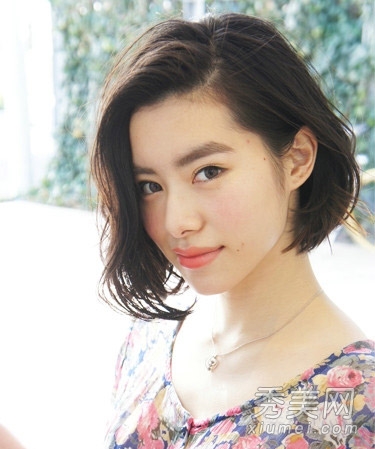 精选女生短发图片 OL时尚清爽两不误