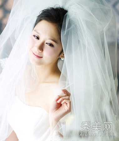 春季最新新娘发型设计 准新娘就爱气质范