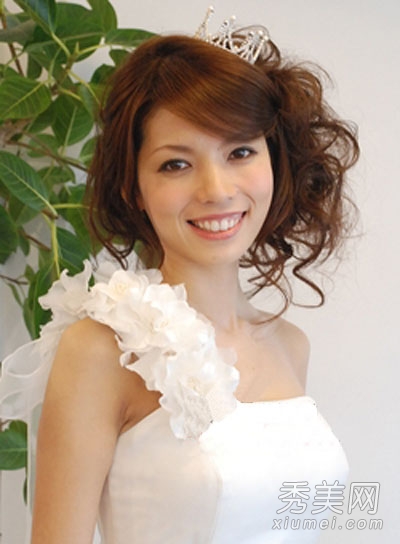 甜美可爱风 日系新娘发型为婚礼加分