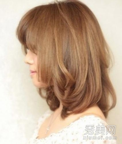 人气棕色系染发梨花头 显白显嫩有技巧