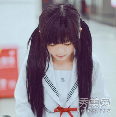 春夏清新校园季 萝莉范马尾扎发甜美超减龄