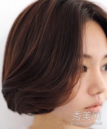 棕色系韩式短卷发 尽显清纯熟女范