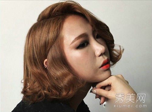 潮流女生短发发型 个性甜美活力翻倍