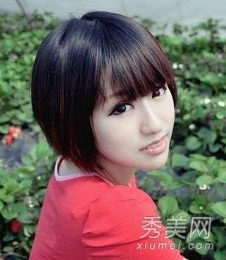 8款夏日人气直发发型 成清纯魅力女王