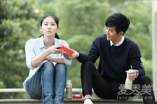 《妻子的谎言》贾青 清纯发型成新收视女王